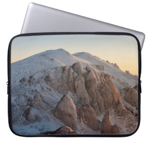 BIG-ROCK-FORMATIONEN MIT SCHNEE LAPTOPSCHUTZHÜLLE
