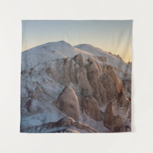 BIG-ROCK-FORMATIONEN MIT SCHNEE WANDTEPPICH