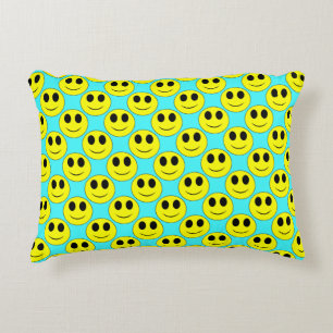 Big Yellow Happy Allover Zierkissen