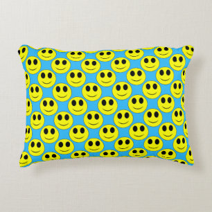 Big Yellow Happy Allover Zierkissen