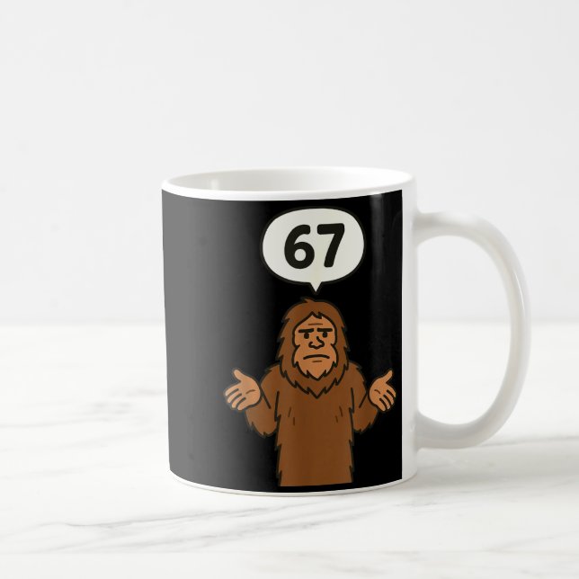 Bigfoot 67 Meme Six Seven Funny Sasquatch  Kaffeetasse (Rechts)