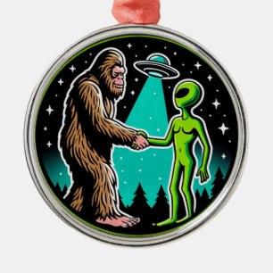 Bigfoot Alien Alliance - Funny Scifi Cryptid Ornament Aus Metall