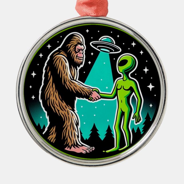 Bigfoot Alien Alliance - Funny Scifi Cryptid Ornament Aus Metall (Vorne)