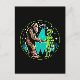 Bigfoot Alien Alliance - Funny Scifi Cryptid Postkarte