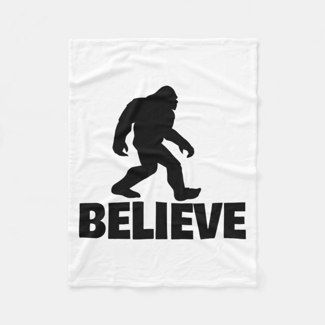 Bigfoot Believe Funny Believe Bigfoot  Fleecedecke (Vorderseite)