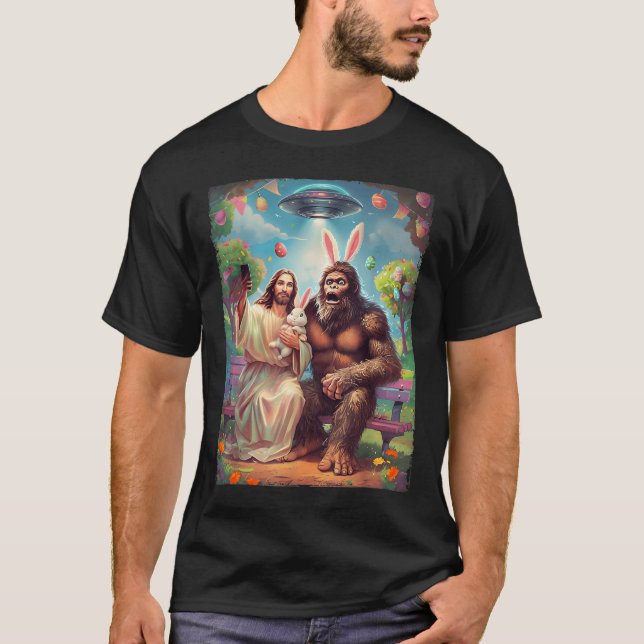 Bigfoot Bunny Funny Ostern Jesus Sasquatch Selfie T-Shirt (Vorderseite)