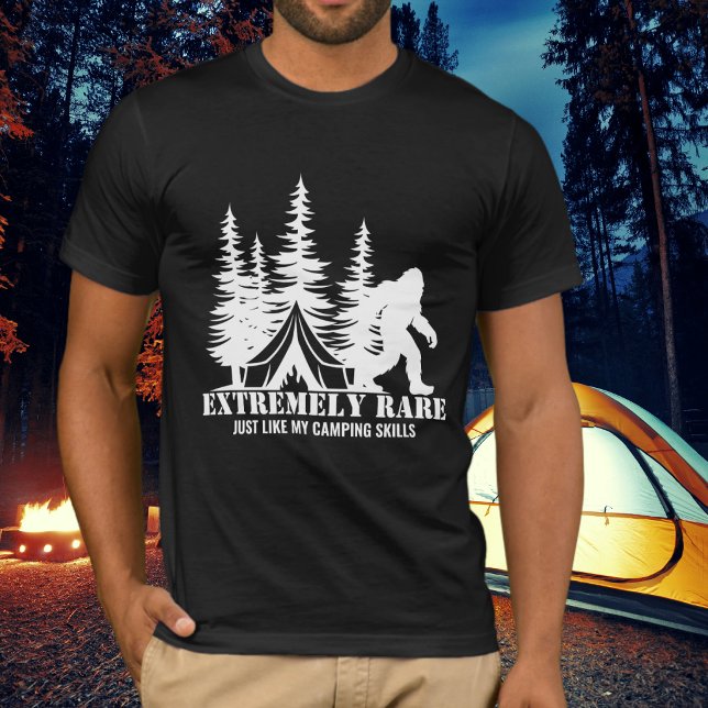 BigFoot Camping Wald Extrem Selten Lustig Maßgesch T-Shirt (Von Creator hochgeladen)