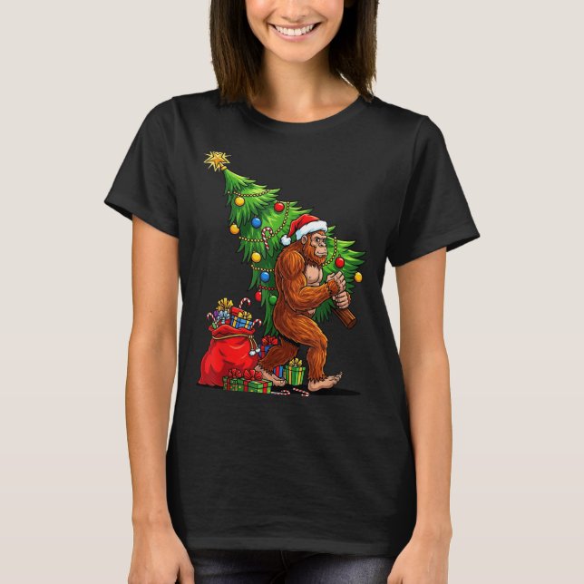 Bigfoot Christmas Tree Xmas Lights Funny Sasquatch T-Shirt (Vorderseite)