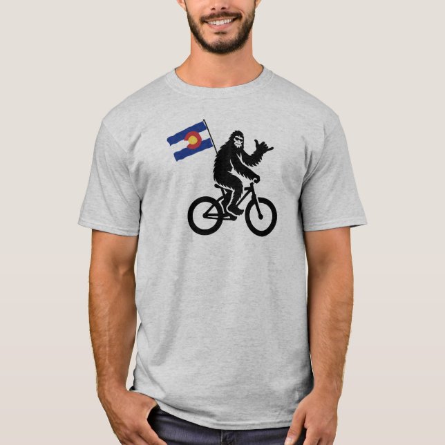 Bigfoot Cycling Colorado Flag T-Shirt (Vorderseite)
