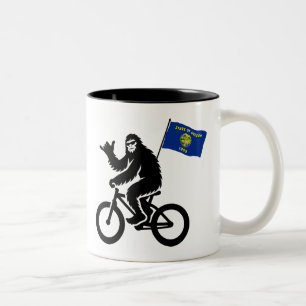 Bigfoot Cycling Oregon Flag Zweifarbige Tasse