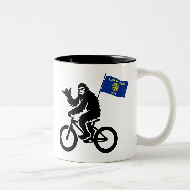 Bigfoot Cycling Oregon Flag Zweifarbige Tasse (Rechts)