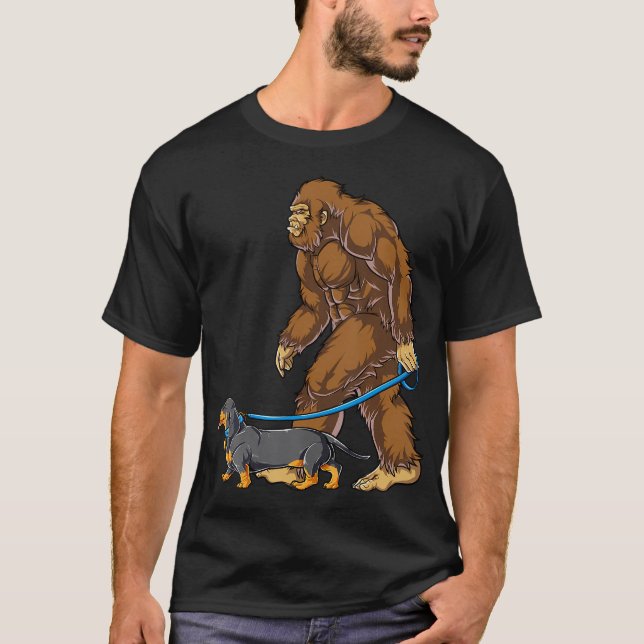 Bigfoot Dackel Dog Walk Funny Sasquatch Lovers T-Shirt (Vorderseite)