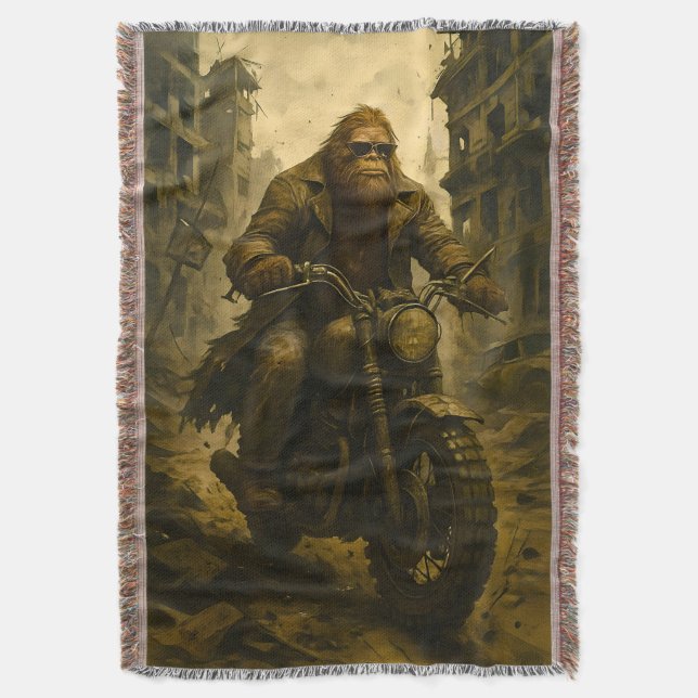 Bigfoot fährt durch eine postapokalyptische Stadt Decke (Vorderseite Vertikal)