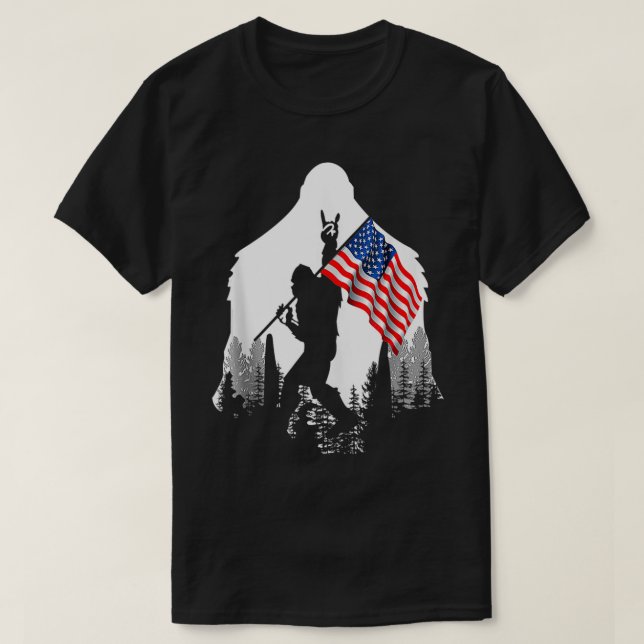 Bigfoot Feuerwerk 4. Juli American Flag Sasqua T-Shirt (Design vorne)