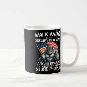 Bigfoot geh weg, ich bin ein mürrischer alter Mann Kaffeetasse