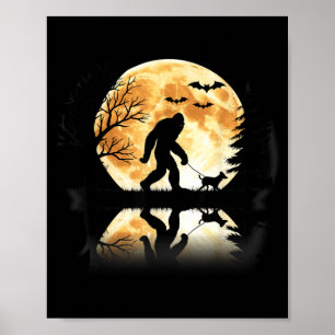 Bigfoot geht mit Hund lustiger Halloween-Mond Poster