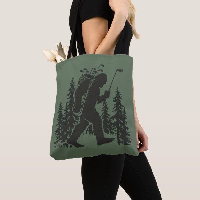 Bigfoot Golfer Baum Lustiger Sasquatch Golf Golfen (Von Nahem)