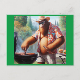 Bigfoot Grilling Burgers Postkarte