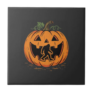 Bigfoot Halloween-Kürbis-Silhouette Design_1 Fliese