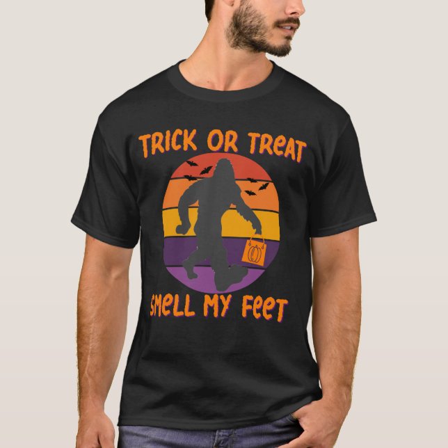 Bigfoot Halloween Trick oder Treat Riechen meine F T-Shirt (Vorderseite)