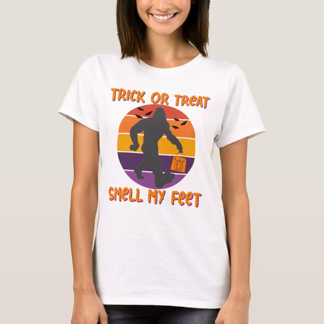 Bigfoot Halloween Trick oder Treat Riechen meine F T-Shirt (Vorderseite)