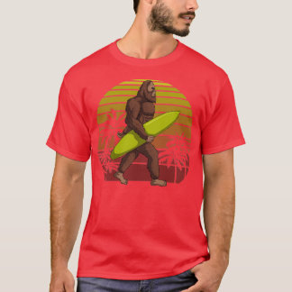 Bigfoot Halten einer Surfboard Sunset Retro Vintag T-Shirt