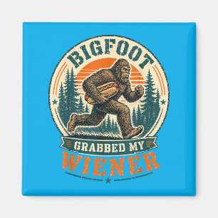 Bigfoot hat Wiener gepackt Lustiger Hot-Dog-Pun Mä Magnet