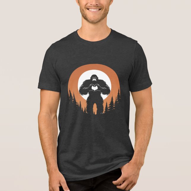 Bigfoot Heart Hands Tri-Blend Shirt (Vorderseite)