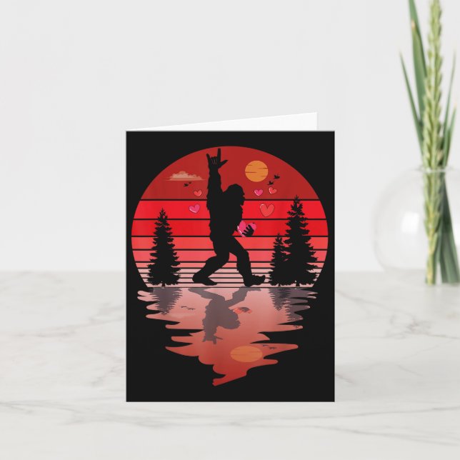 Bigfoot Heart Valentinstag Funny Liebe Sasquatch Karte (Vorderseite)