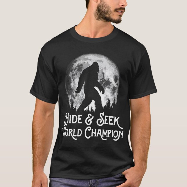 Bigfoot Hide and Seek World Champion Full Moon T-Shirt (Vorderseite)
