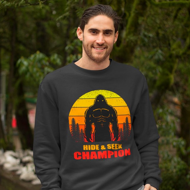 Bigfoot Hide und suchen Champion Funny Gift Sweatshirt (Von Creator hochgeladen)