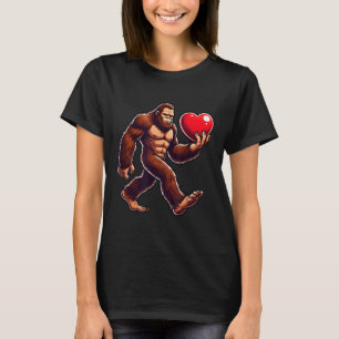 Bigfoot Holding Heart Valentinstag Funny Sasquat T-Shirt