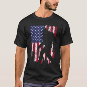 Bigfoot I glaube Sasquatch American USA Flag T-Shirt