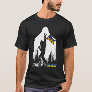 Bigfoot Ich stehe mit der ukrainischen Flagge US-a T-Shirt