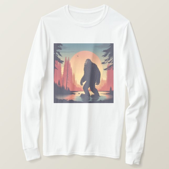 Bigfoot im Wald Langschläfer Männer T-Shirt (Design vorne)