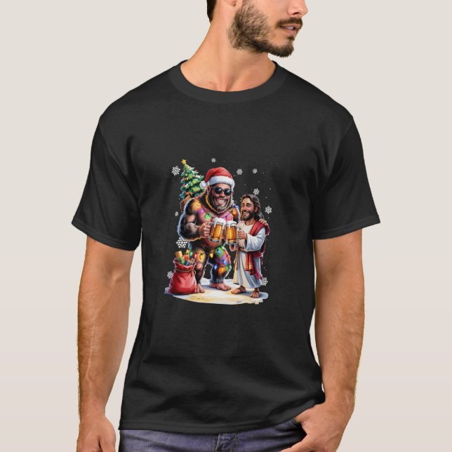 Bigfoot Jesus Sasquatch Beer Drinking Christmas T-Shirt (Vorderseite)
