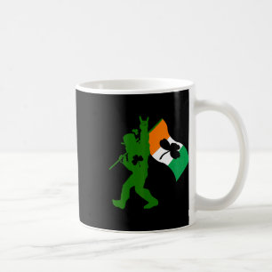 Bigfoot-Kleeblatt St Patricks Day Irischer Sasquat Kaffeetasse