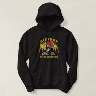 Bigfoot love l Funny Retro Design l Black Hoodie
