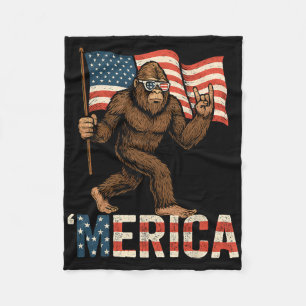 Bigfoot Merica Rock Patriotic American Flag 4. Fleecedecke
