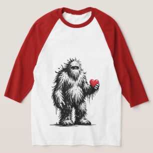 Bigfoot mit einem Herzen T-Shirt