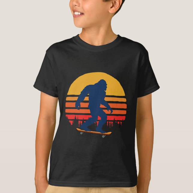 Bigfoot mit Longboard - Skateboarding 1  T-Shirt (Vorderseite)