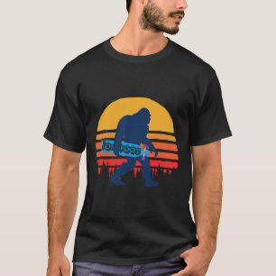 Bigfoot mit Longboard - Skateboarding T-Shirt