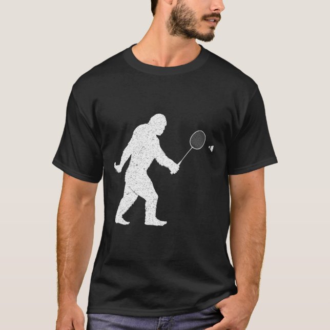 Bigfoot Playing Badminton Shuttle Funny Badminton T-Shirt (Vorderseite)