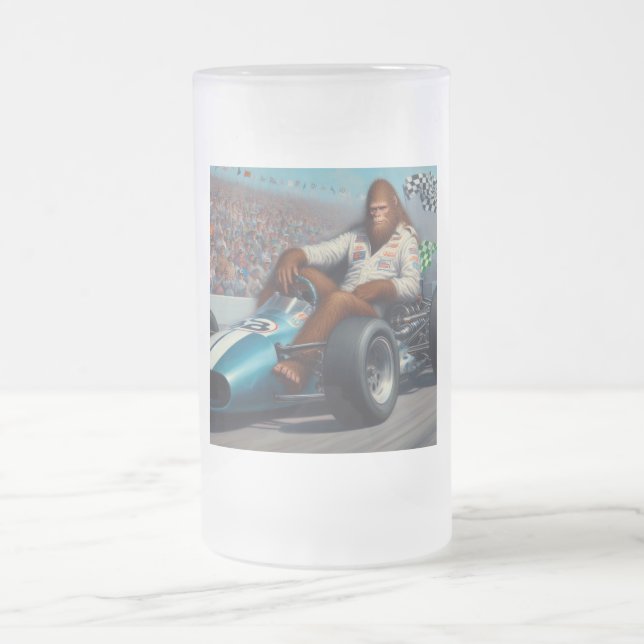 Bigfoot Racecar Mattglas Bierglas (Mittel)