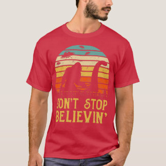Bigfoot reitet auf dem Loch Ness Monster hört nich T-Shirt