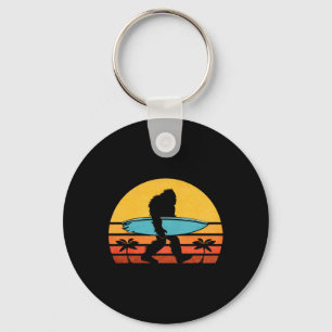 Bigfoot Retro Surfen , Tropischer Sasquatch Surfer Schlüsselanhänger