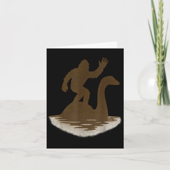 Bigfoot Riding Loch Ness Monster Funny Sasquatch  Karte (Vorderseite)
