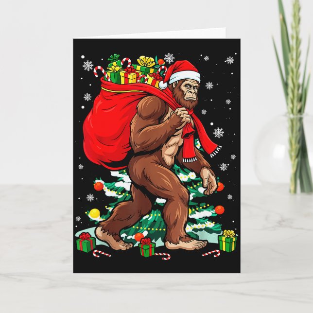 Bigfoot Santa Carrying Christmas Bag Xmas Hat Sasq Karte (Vorderseite)