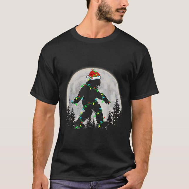Bigfoot Santa Christmas Tree Lights Funny Xmas Sas T-Shirt (Vorderseite)