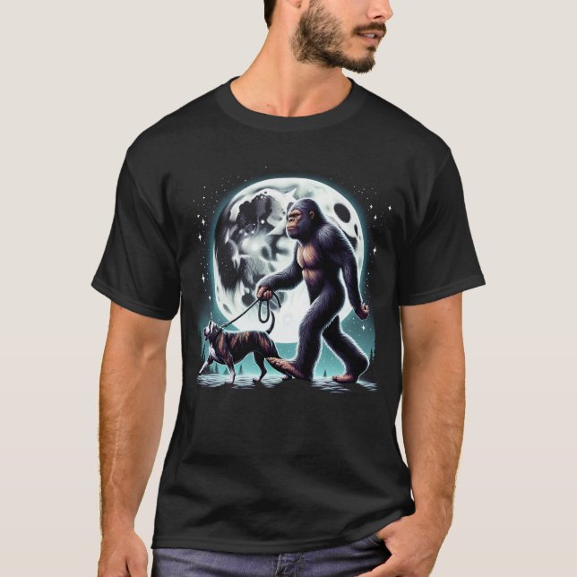 Bigfoot Sasquatch American Staffordshire Terrier T-Shirt (Vorderseite)